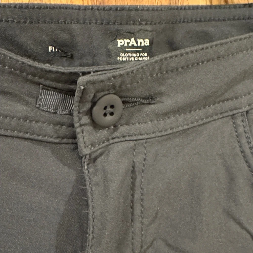 Prana Woman’s dark gray Cargo Pants size 4 - Picture 3 of 8